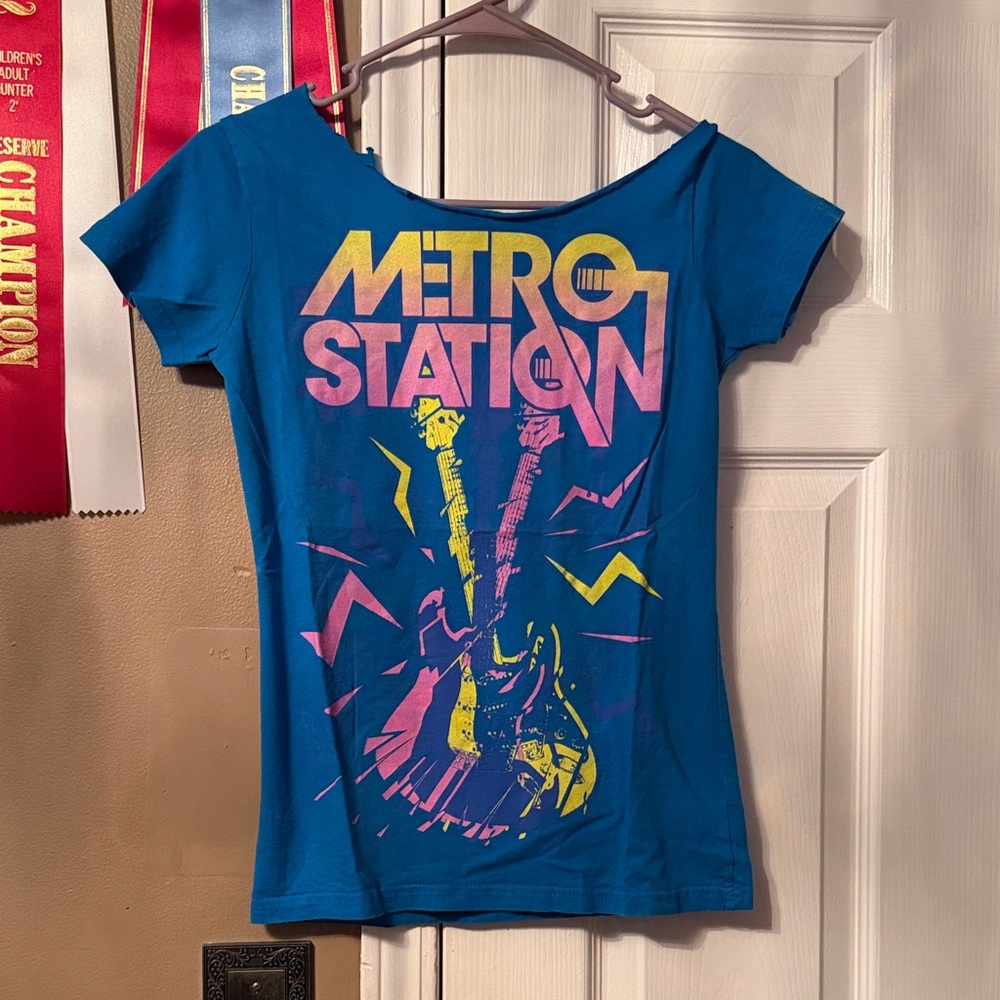 Metro Station shirt Y2K